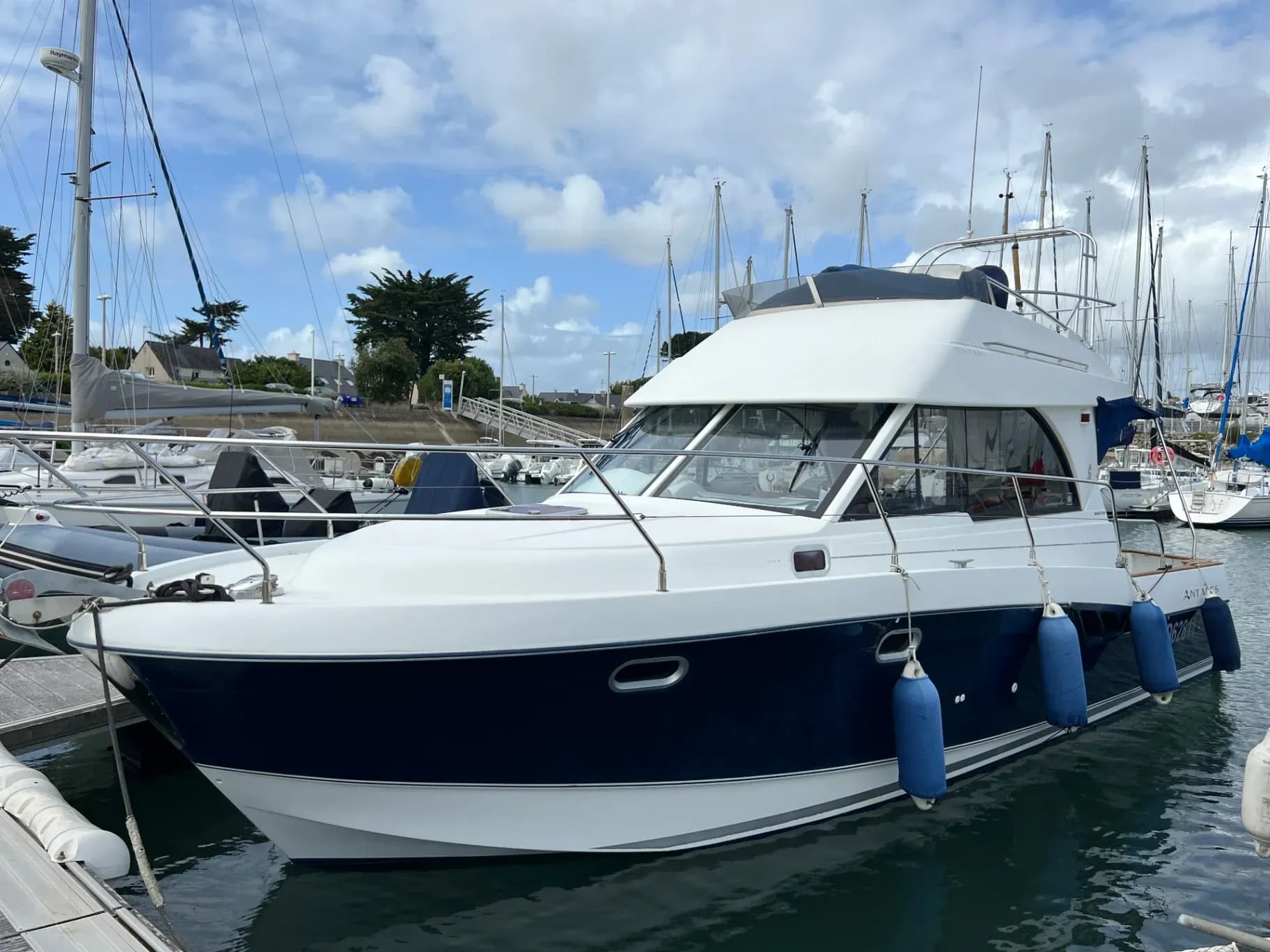 BENETEAU ANTARES 9.80