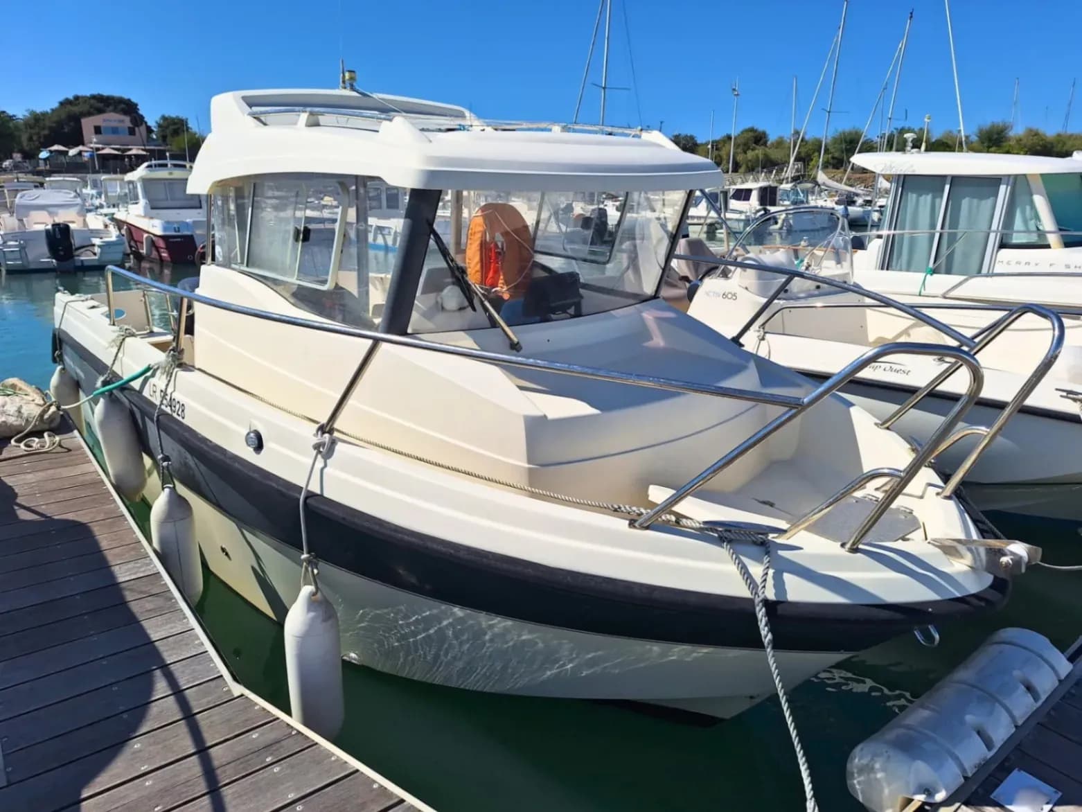 PARKER POLAND PARKER 660 PILOTHOUSE - Photo 1