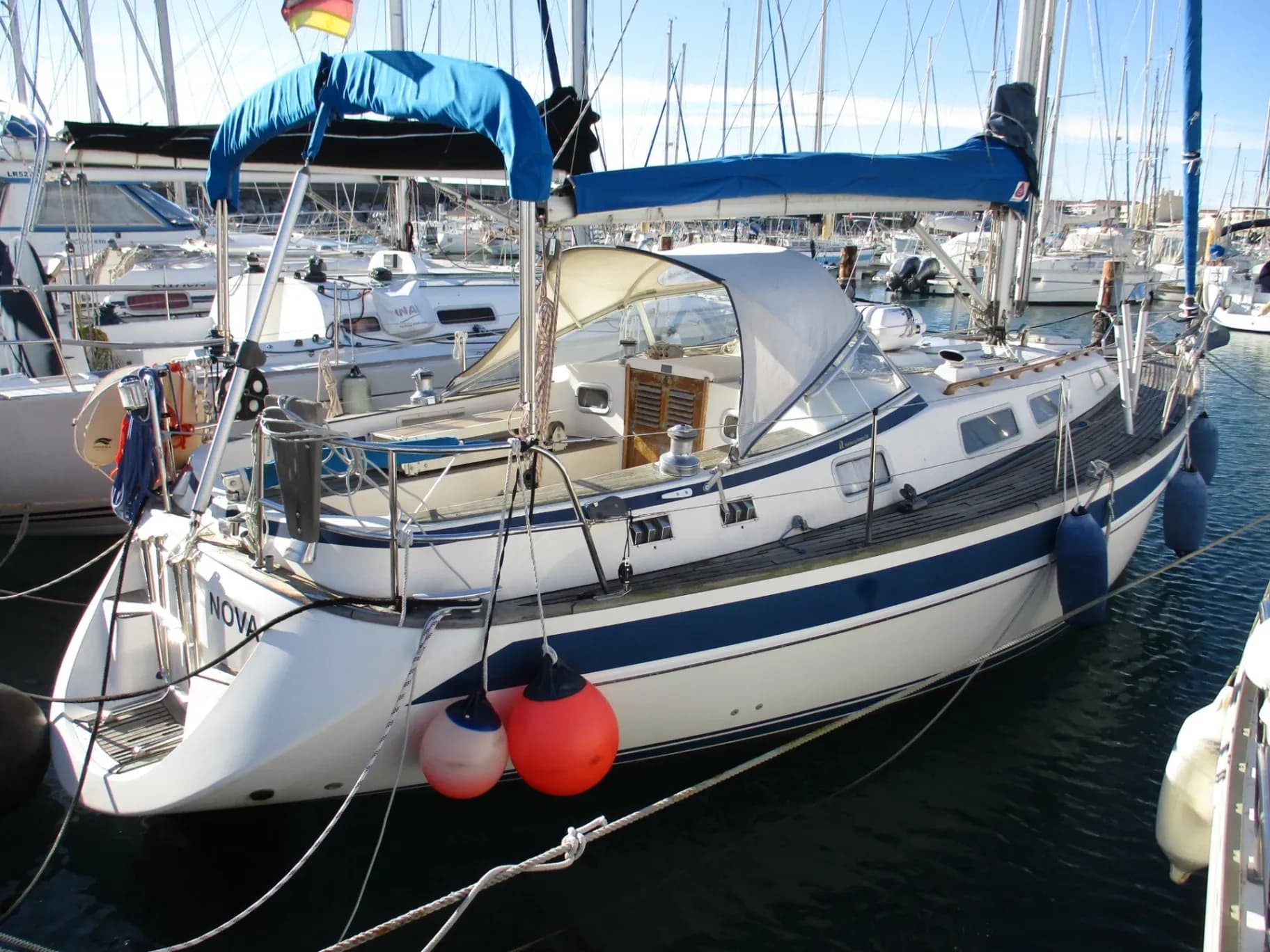 HALLBERG RASSY 34