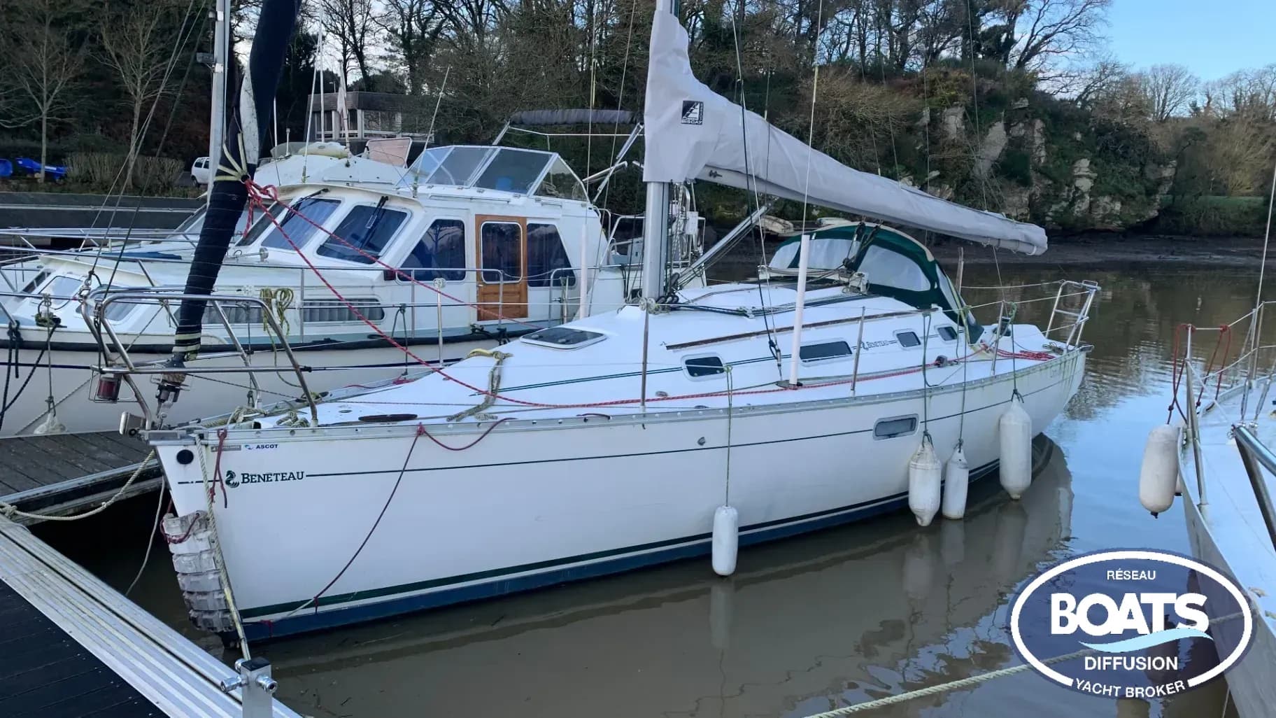 BENETEAU OCEANIS 300