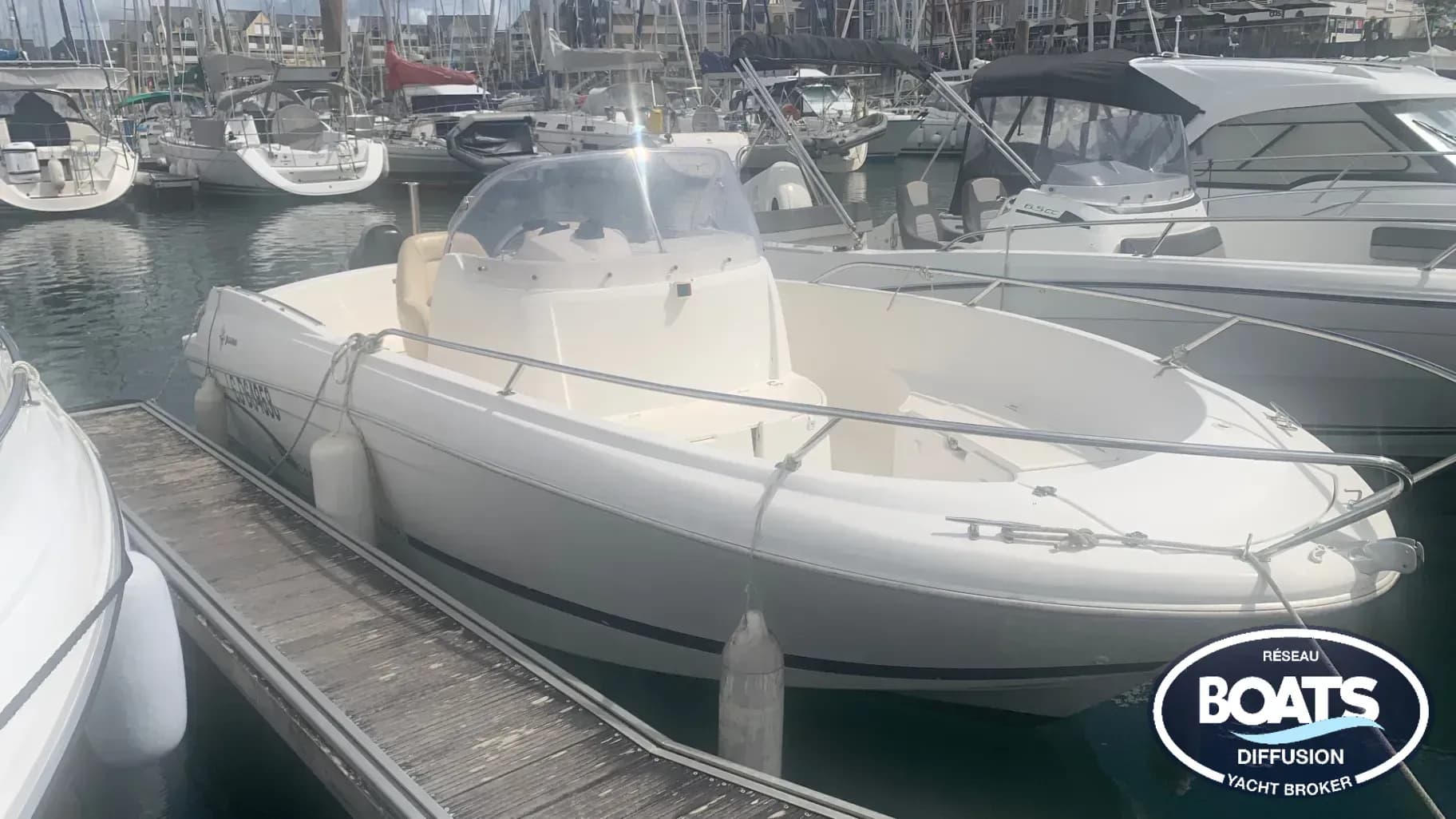 JEANNEAU CAP CAMARAT 635 CC STYLE