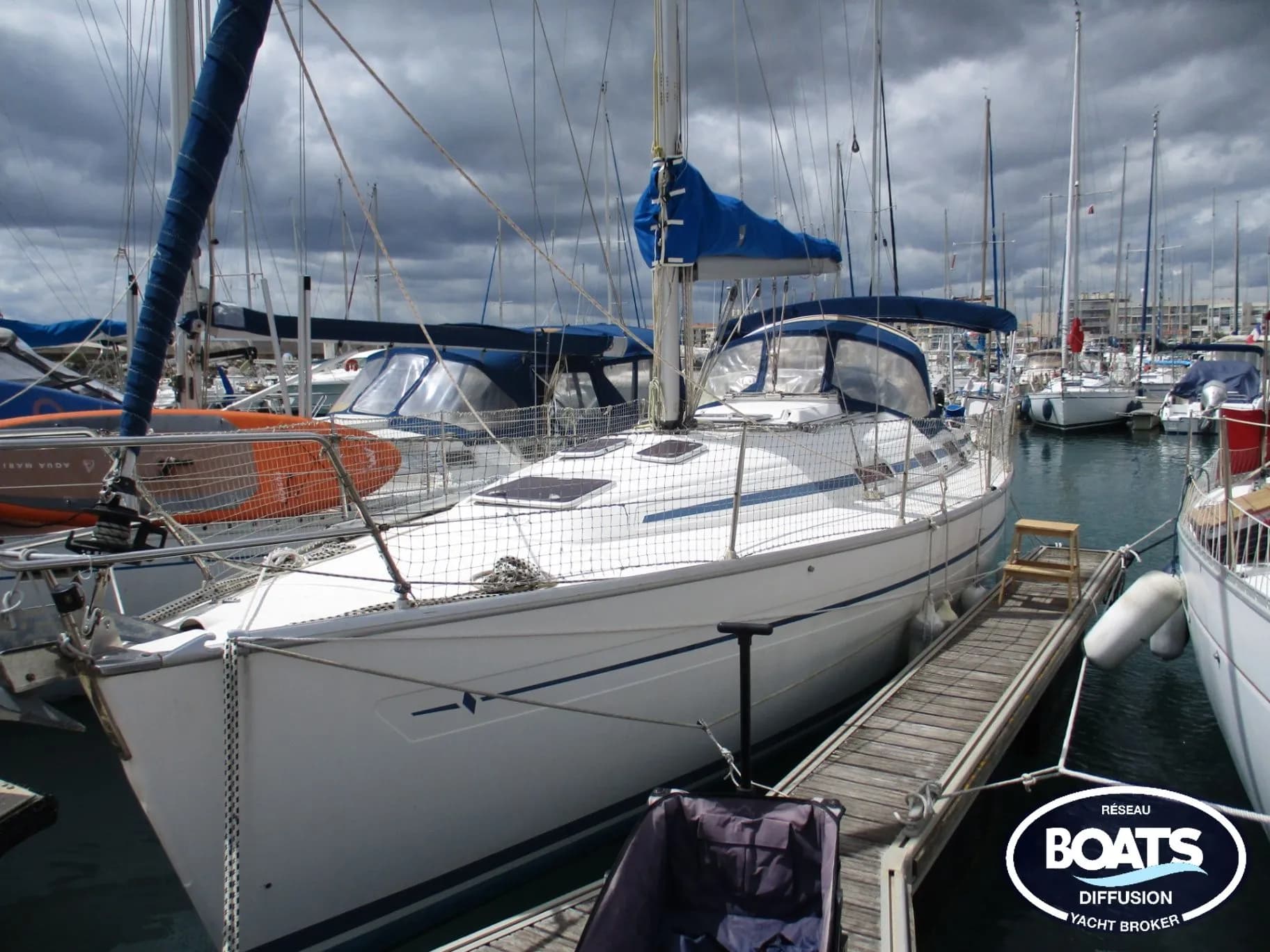 BAVARIA 36 cruiser