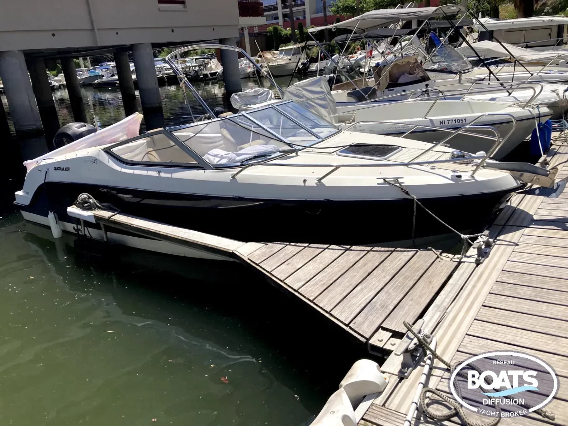 Quicksilver  645 Activ Cabin - Photo 1