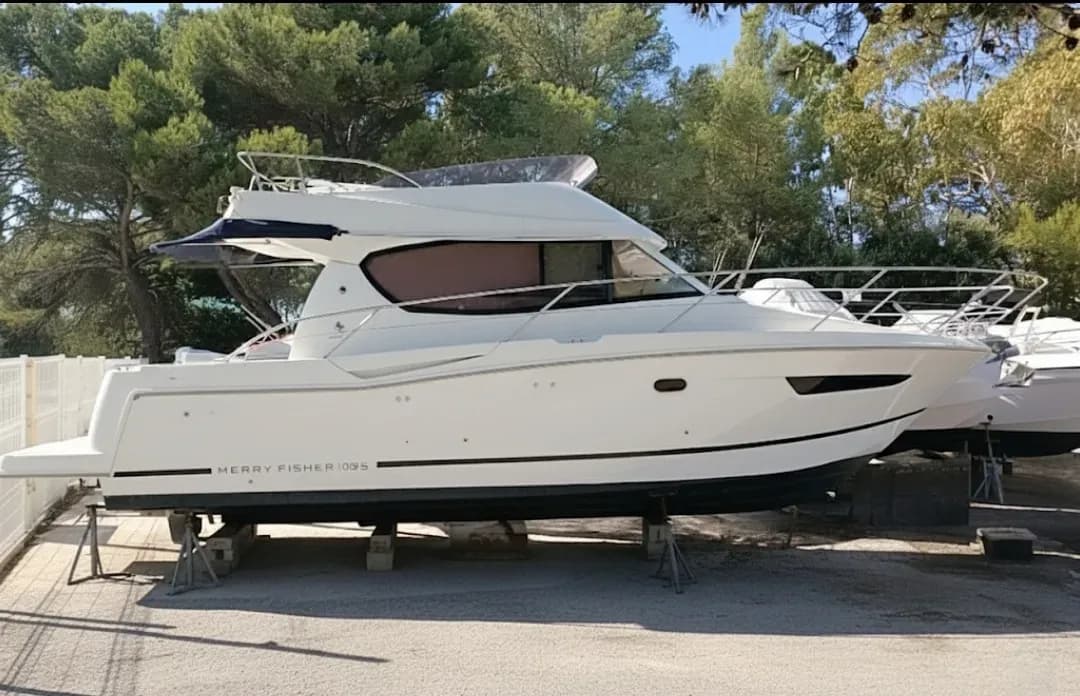 JEANNEAU Merry Fisher 10
