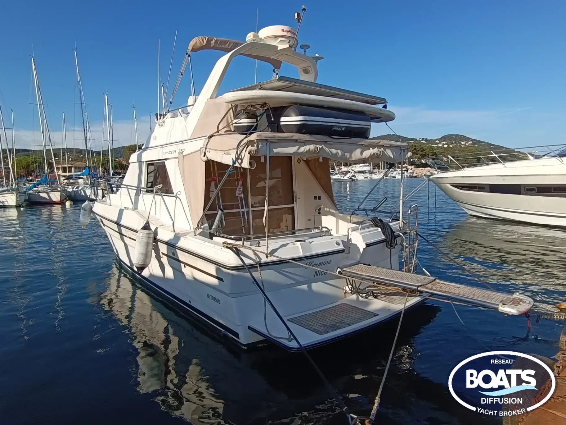 PRINCESS 330 Fly - Photo 1