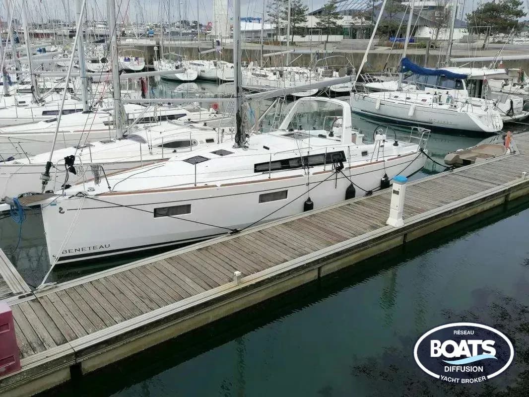 BENETEAU OCEANIS 38.1 - Photo 1
